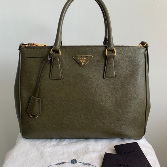 Prada Saffiano Galleria Tote - Picture 2 of 5